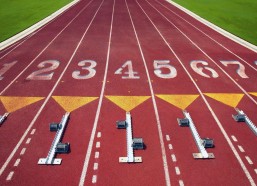 【中国体彩网】体育早报，京鲁对决判罚引风波，那不勒斯欧联首秀意外折戟