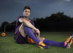 中国体彩网_黄蜂新秀克尼普尔近四场表现惊艳，关键时刻屡建奇功，联盟为之震动