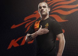 足彩网|内马尔怒退！巴黎再吞苦果，巨星与图赫尔的裂痕公开化