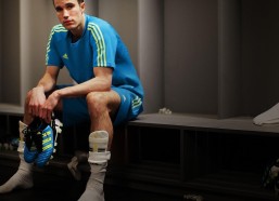 【中国体彩】LPL第九周战况升级，季后赛门槛前队伍陷入混战，晋级悬念持续攀升