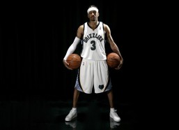 【中国体彩】英超焦点战，曼联主场4-1大胜狼队，费尔南德斯助攻芒特建功闪耀老特拉福德