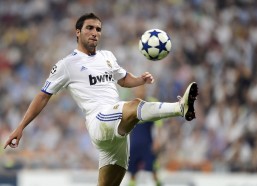 中国体彩：记录报独家披露，本菲卡计划冬窗以2500万欧元转会费出售谢尔德鲁普