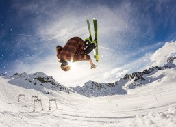 足彩网：北京国安重返中国足球顶级联赛 完成更名与准入后开启新篇章